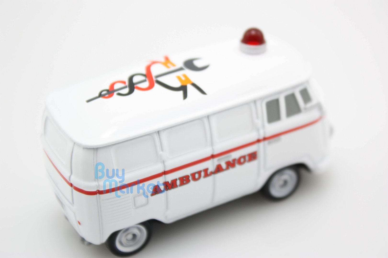 Tomica Takara Tomy Disney CARS 2 Fillmore Ambulance Rescue Diecast