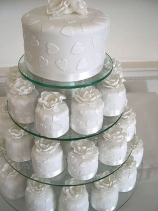 heartsandflowersminicakes.jpg
