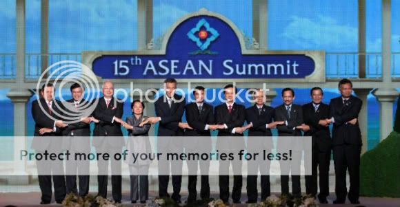 ASEAN leaders expressing solidarity